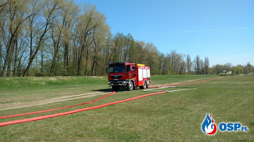  Ćwiczenia z przetłaczania wody na duże odległości OSP Ochotnicza Straż Pożarna