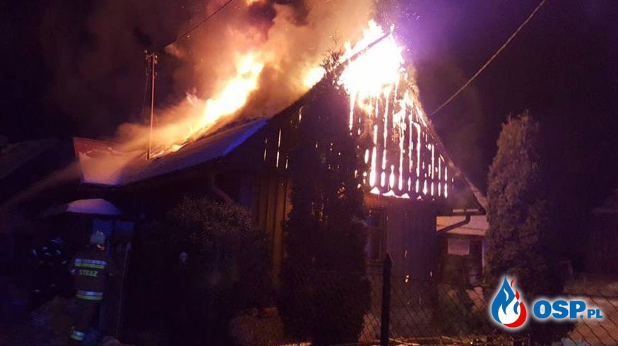 Pożar drewnianego domu w Cięcinie. OSP Ochotnicza Straż Pożarna