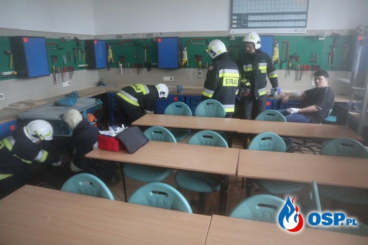 Ćwiczenia na budynku Szkoły w Różannie OSP Ochotnicza Straż Pożarna