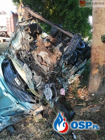 Pijany kierowca rozbił auto na drzewie. Zginęło dwóch nastolatków. OSP Ochotnicza Straż Pożarna