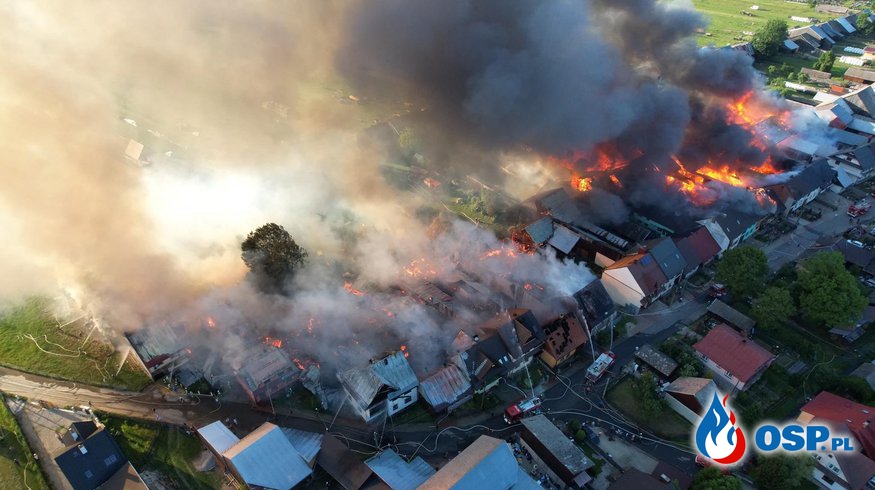 Kilkadziesiąt budynków płonie na Podhalu. Trwa wielka akcja gaśnicza. OSP Ochotnicza Straż Pożarna