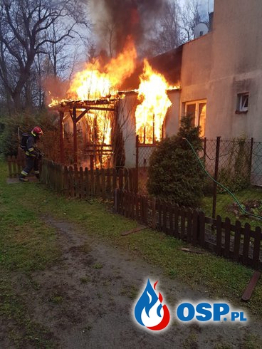 Tragiczny pożar mieszkania w Smardzewie. Zginął starszy mężczyzna. OSP Ochotnicza Straż Pożarna