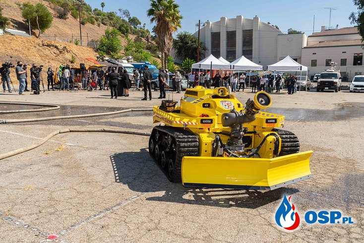 Pierwszy strażacki robot już służy w Los Angeles. Zobaczcie co potrafi! OSP Ochotnicza Straż Pożarna