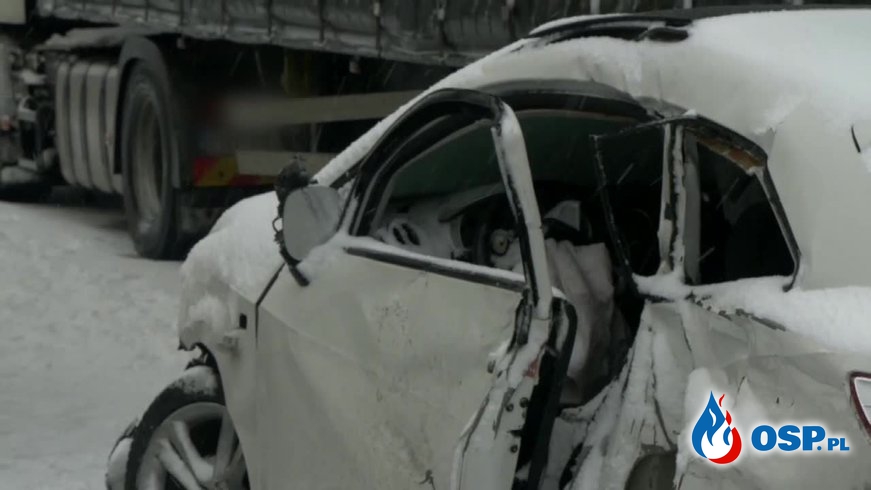 Kilkanaście samochodów zderzyło się w karambolu na autostradzie A1. OSP Ochotnicza Straż Pożarna