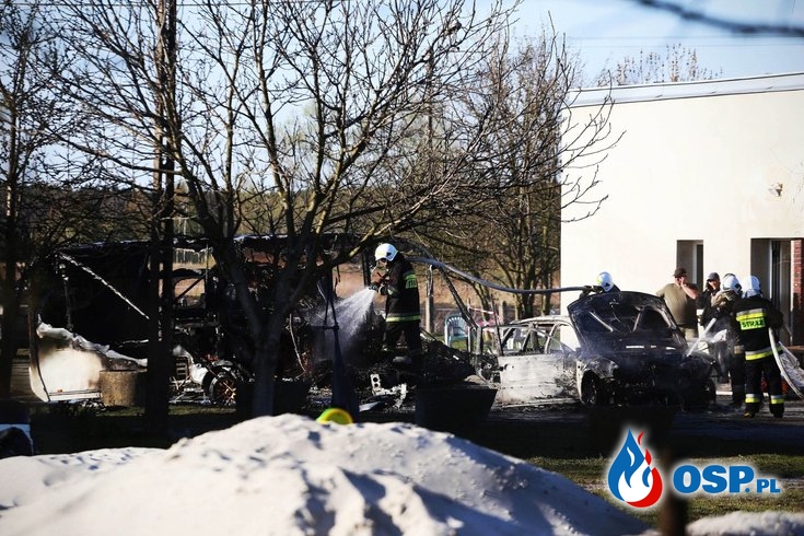 Pożar samochodu i przyczepy kempingowej pod Opolem OSP Ochotnicza Straż Pożarna