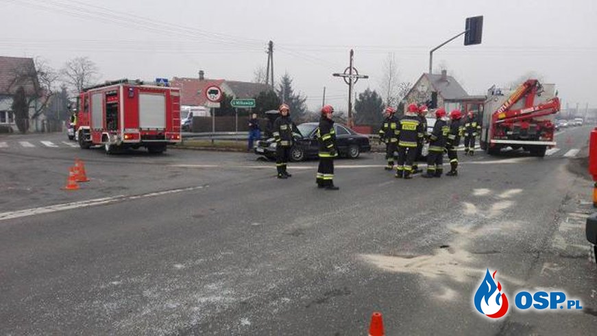 Wypadek drogowy kilkanaście metrów od remizy OSP Ochotnicza Straż Pożarna