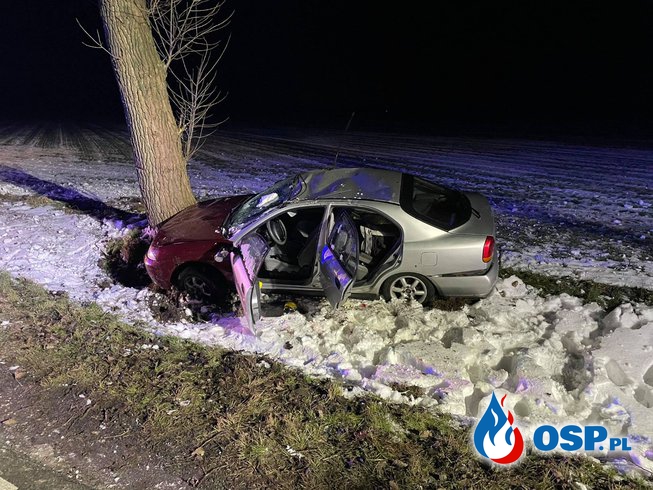 Dachowanie samochodu pod Opolem. Ratownicy zastali pusty pojazd. OSP Ochotnicza Straż Pożarna