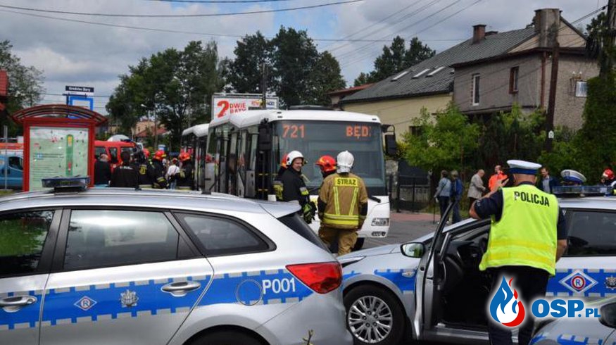 Zderzenie dwóch autobusów na przystanku w Będzinie. Kilkanaście osób rannych. OSP Ochotnicza Straż Pożarna
