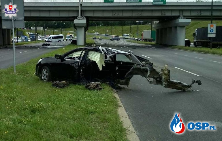 Samochód osobowy rozpadł się na części po wypadku w Lublinie! OSP Ochotnicza Straż Pożarna