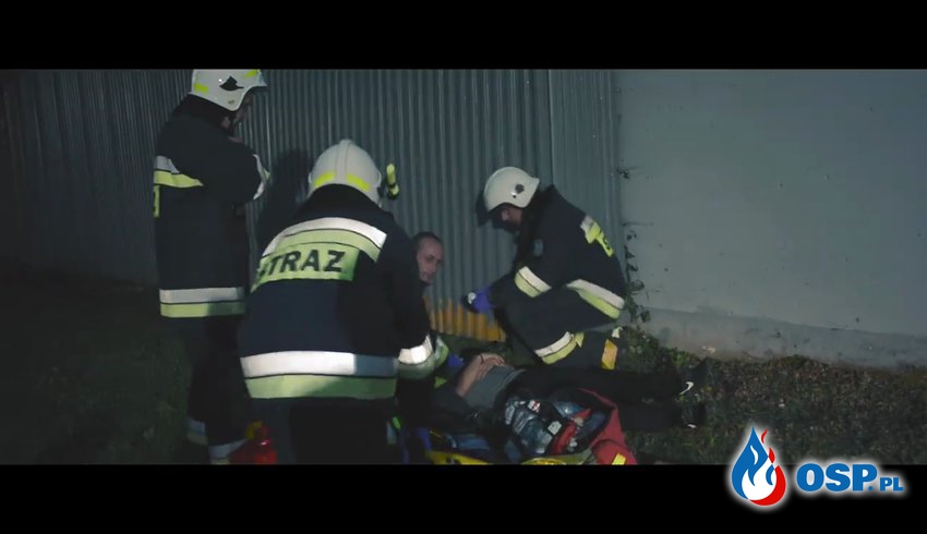 Trudne wybory, poświęcenie i społeczna krytyka. Intrygujący klip o służbie strażaków. OSP Ochotnicza Straż Pożarna