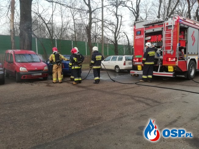 Pożar samochodu na szpitalnym parkingu OSP Ochotnicza Straż Pożarna