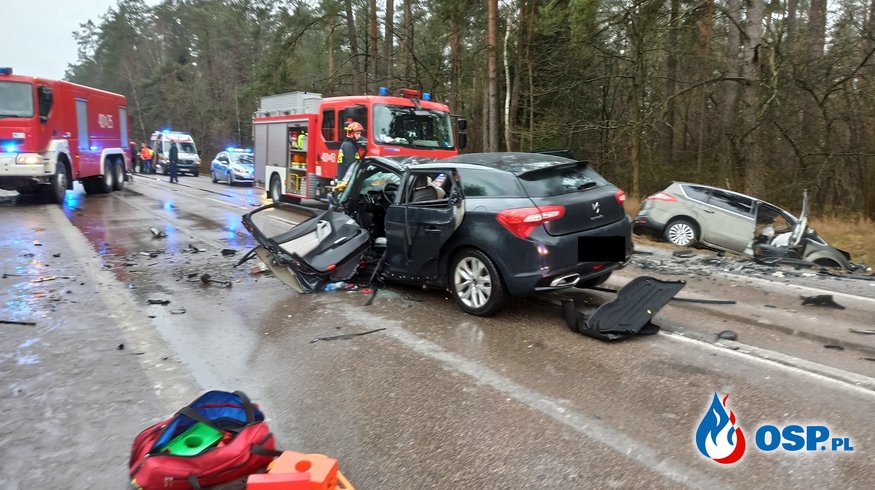5 osób rannych po czołowym zderzeniu samochodów na Podlasiu OSP Ochotnicza Straż Pożarna