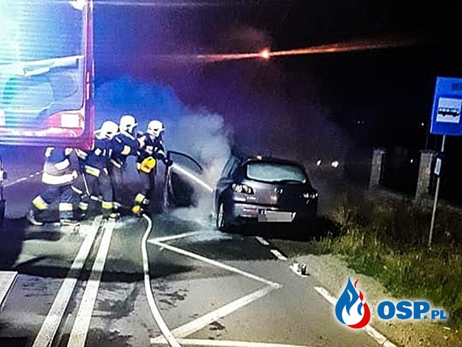 Nocny pożar samochodu w Skrzydlnej OSP Ochotnicza Straż Pożarna