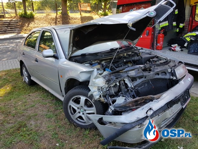 Kolizja Audi i Skody na krajowej nr 31. OSP Ochotnicza Straż Pożarna