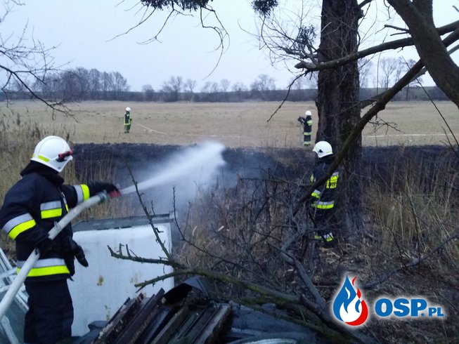 Pożar suchej trawy w Ligocie Bialskiej OSP Ochotnicza Straż Pożarna