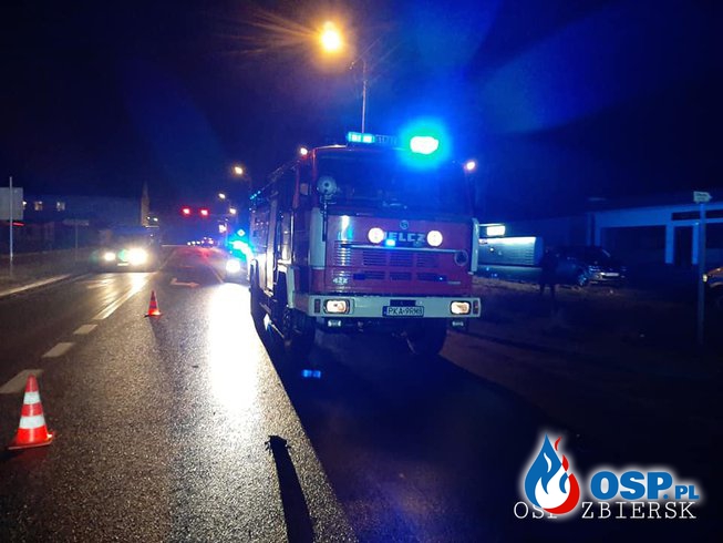 Wypadek z udziałem radiowozu pod Kaliszem. Dwóch funkcjonariuszy trafiło do szpitala. OSP Ochotnicza Straż Pożarna