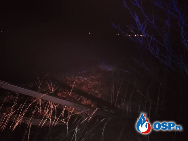 Pożar suchej trawy przed północą OSP Ochotnicza Straż Pożarna