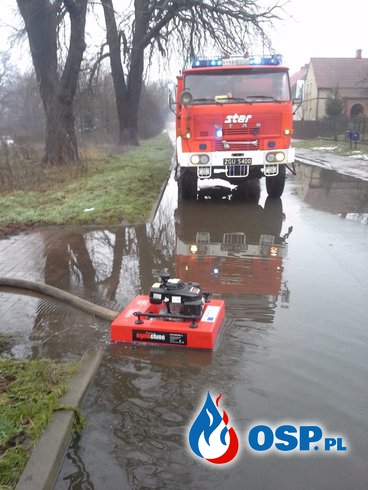 # 3 Roztopy - zalana droga OSP Ochotnicza Straż Pożarna