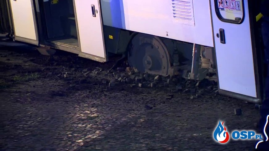 Wypadek w centrum Szczecina. Ciężarówka zderzyła się z tramwajem. OSP Ochotnicza Straż Pożarna