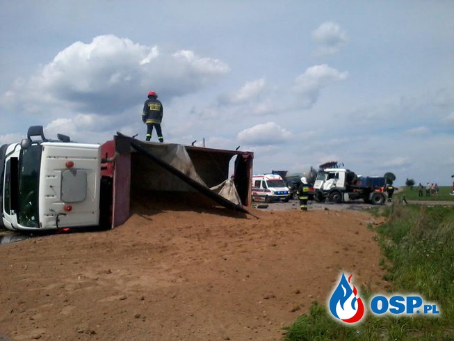 Groźne zderzenie ciężarówek OSP Ochotnicza Straż Pożarna