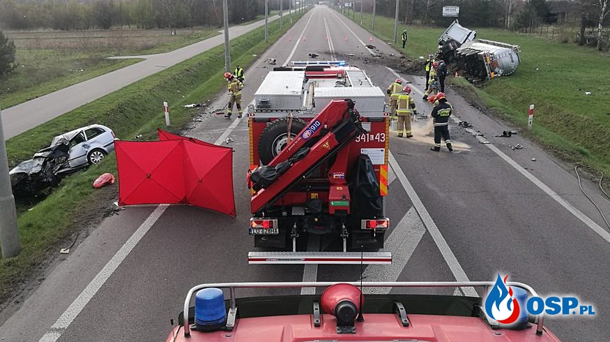 Kierowca skody wjechał wprost pod cysternę. Tragiczny wypadek w Białej Podlaskiej. OSP Ochotnicza Straż Pożarna
