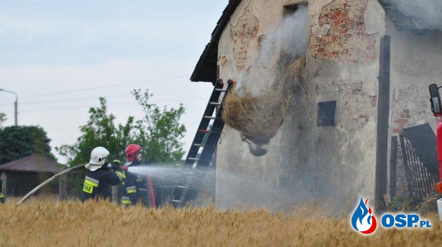 Pożar budynku jednorodzinnego oraz stodoły w Marklowicach. OSP Ochotnicza Straż Pożarna