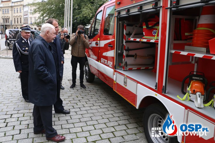 Dzięki budżetowi obywatelskiemu lekki wóz ratowniczo-gaśniczy trafił do OSP Przewóz OSP Ochotnicza Straż Pożarna