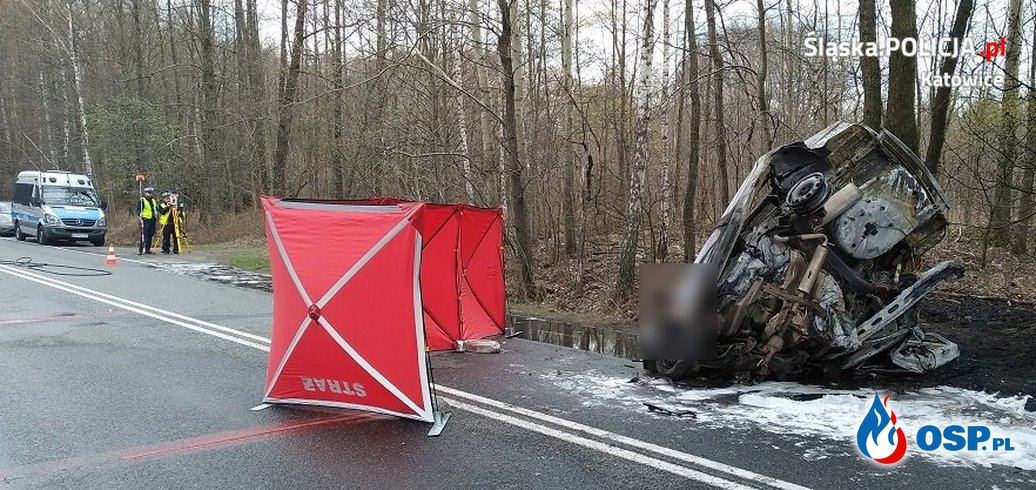 Auto roztrzaskało się o filar i stanęło w ogniu. Tragiczny wypadek w Katowicach. OSP Ochotnicza Straż Pożarna