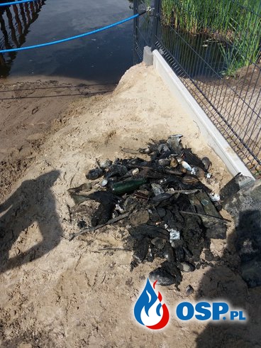 Oczyszczanie kąpieliska w Gryficach OSP Ochotnicza Straż Pożarna