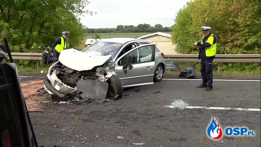 Tragiczne zderzenie 4 aut w Przyłubiu. Jedna osoba zginęła. OSP Ochotnicza Straż Pożarna