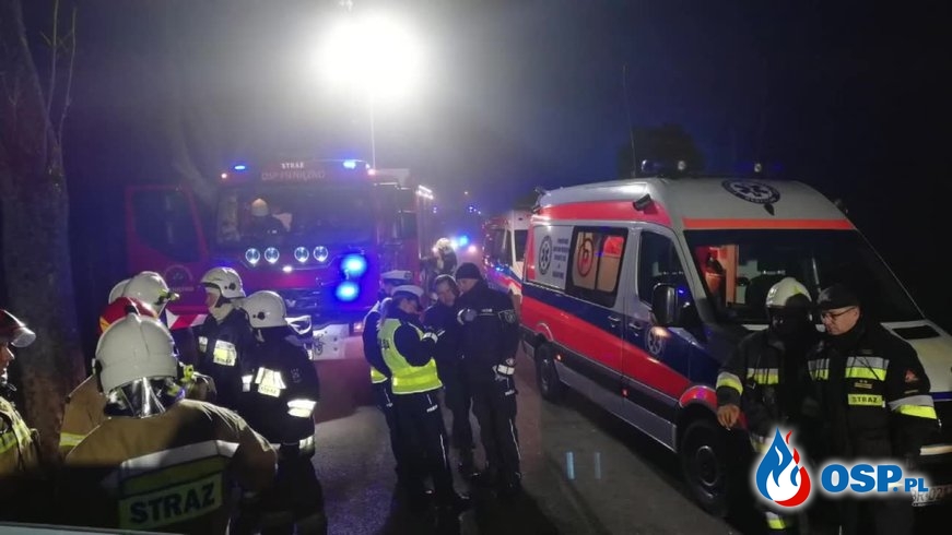 Kierowca zginął w czołowym zderzeniu pod Braniewem OSP Ochotnicza Straż Pożarna