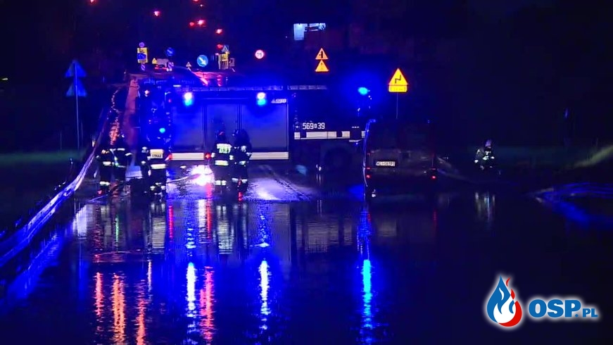 Wrócili z akcji, zastali zalaną remizę. Woda wdarła się do strażnicy OSP w Wieliczce. OSP Ochotnicza Straż Pożarna