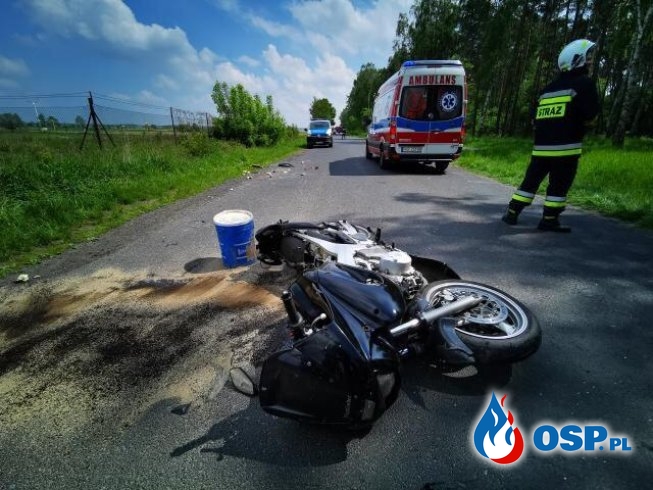 Motocyklista wjechał w samochód. Interweniował śmigłowiec LPR. OSP Ochotnicza Straż Pożarna
