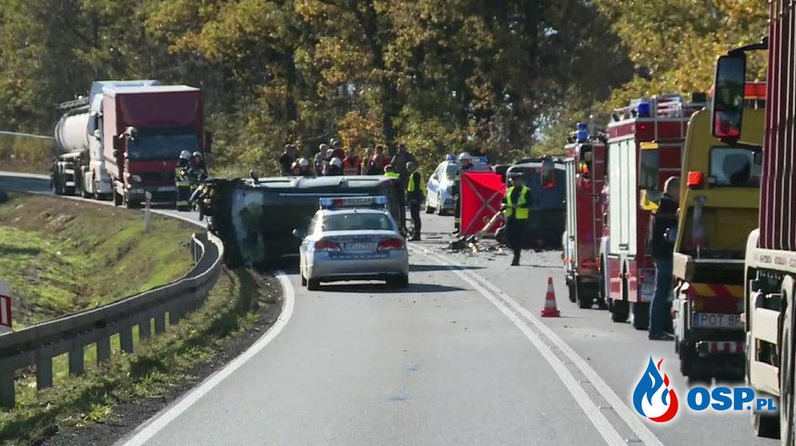 Tragiczny bilans początku długiego weekendu. Na drogach zginęło już 21 osób. OSP Ochotnicza Straż Pożarna