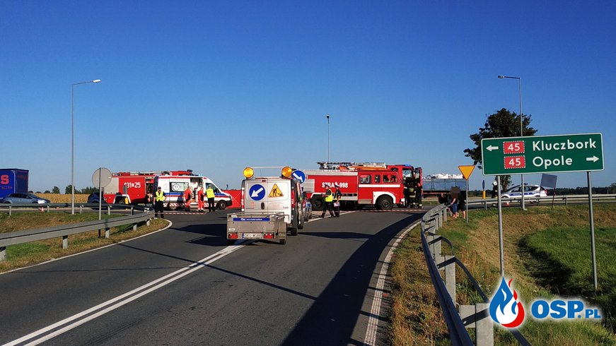 21-letni motocyklista zginął w wypadku. Zderzył się z traktorem. OSP Ochotnicza Straż Pożarna