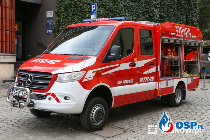Dzięki budżetowi obywatelskiemu lekki wóz ratowniczo-gaśniczy trafił do OSP Przewóz OSP Ochotnicza Straż Pożarna