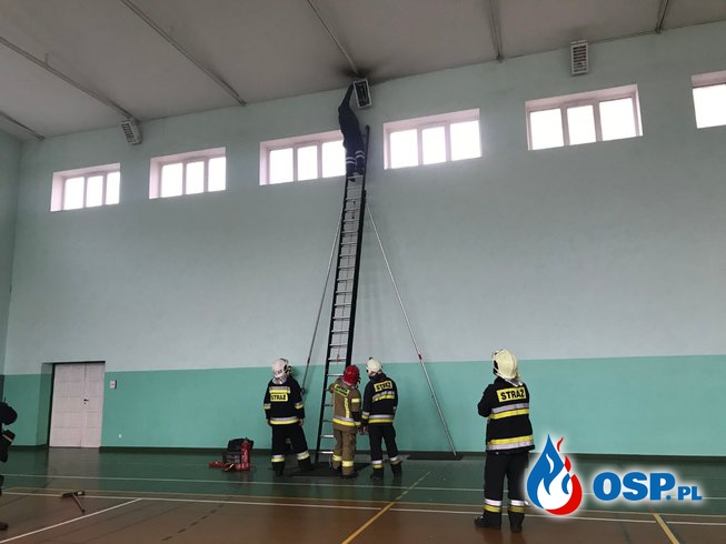200/2020 Zwarcie instalacji i pożar lampy na sali gimnastycznej OSP Ochotnicza Straż Pożarna
