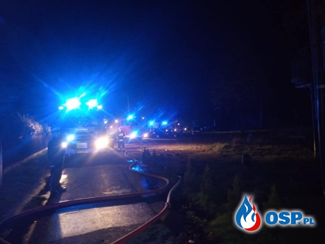 Nocny pożar domu w Opolu. Nie żyje starsza kobieta. OSP Ochotnicza Straż Pożarna