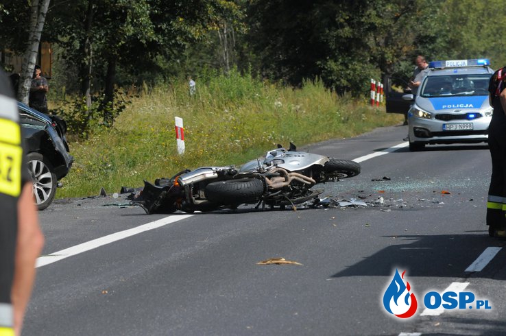 Motocyklista walczy o życie po wypadku na trasie między Opolem a Nysą. OSP Ochotnicza Straż Pożarna