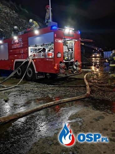 40 zastępów strażaków gasiło pożar sortowni śmieci na Podlasiu OSP Ochotnicza Straż Pożarna