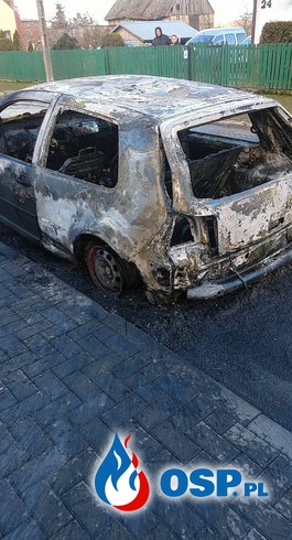 56/2021 Pożar auta w Grzybnie OSP Ochotnicza Straż Pożarna