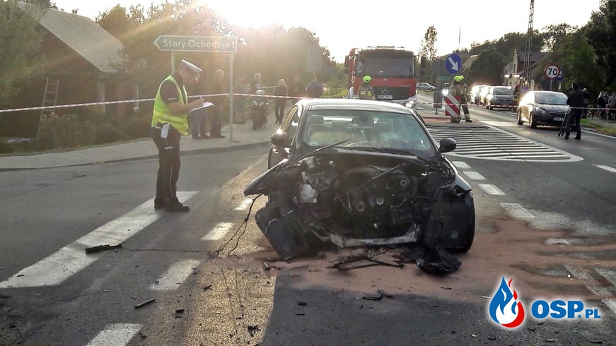 BMW zderzyło się z motocyklem. Zginęło dwóch mężczyzn. OSP Ochotnicza Straż Pożarna