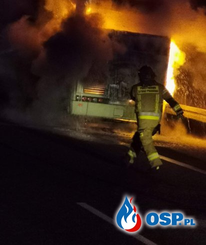 Autokar zapalił się na trasie S8. Pojazd doszczętnie spłonął. OSP Ochotnicza Straż Pożarna