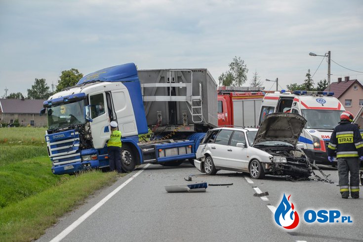 Wypadek z udziałem trzech samochodów na DK 94. OSP Ochotnicza Straż Pożarna