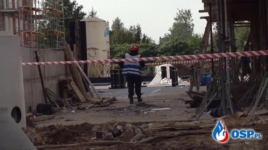 Zawalił się strop na budowie w Białymstoku, trzy osoby ranne. OSP Ochotnicza Straż Pożarna