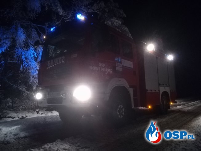 Usuwanie skutków opadu śniegu Klukówek OSP Ochotnicza Straż Pożarna