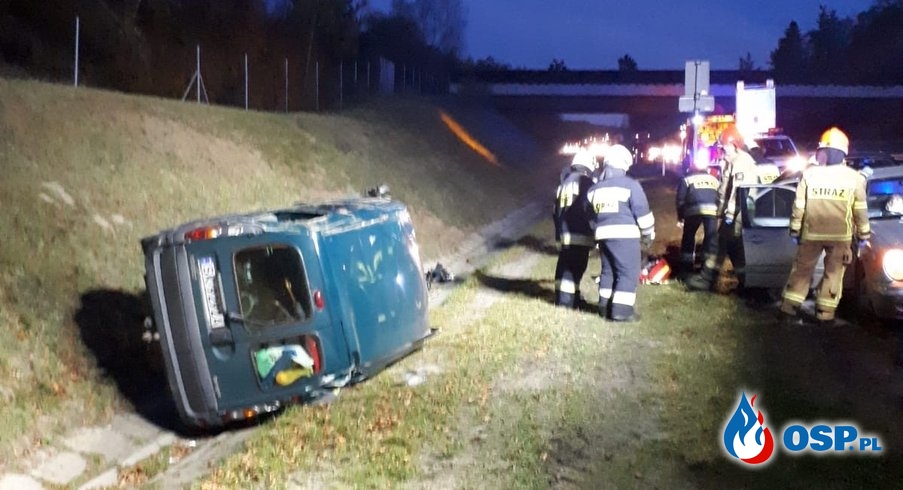 "Tak zwalniają polscy kierowcy". Niebezpieczne zachowanie po wypadku na autostradzie A4. OSP Ochotnicza Straż Pożarna