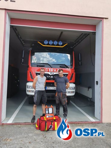 AED strażaków pomogło uratować życie. Dzięki defibrylatorowi uratowano 40-latka. OSP Ochotnicza Straż Pożarna