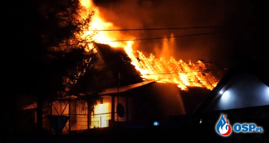 13 zastępów strażaków gasiło pożar w Solarni. W ogniu stanął dom i salon meblowy. OSP Ochotnicza Straż Pożarna