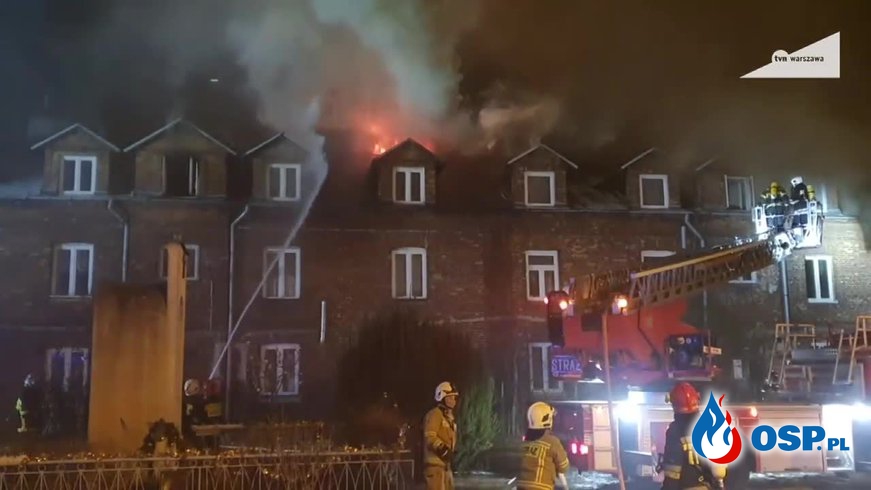 Tragiczny pożar kamienicy w Warszawie. Zginęła jedna osoba. OSP Ochotnicza Straż Pożarna
